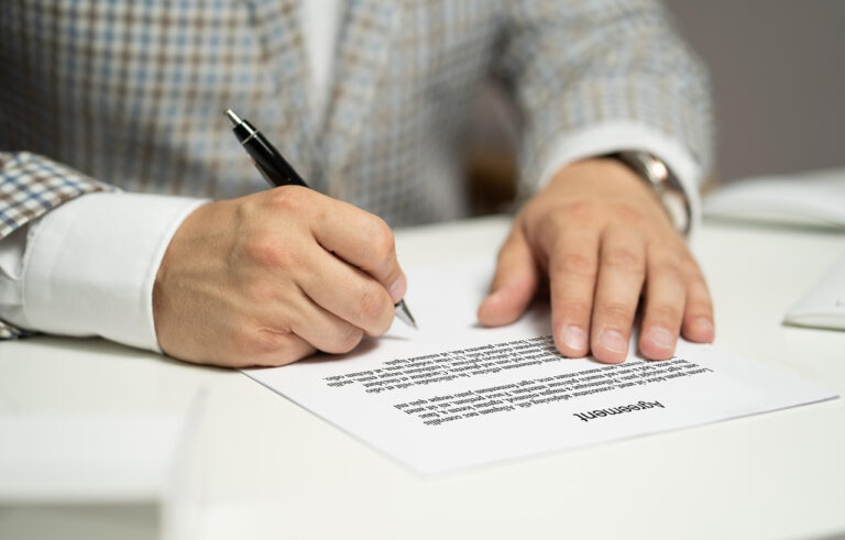 Umowa najmu lokalu mieszkalnego – co powinna zawierać?